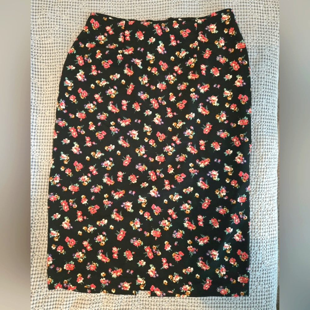Pink and Green Knee-Length Pencil Skirt for Casual Wear
